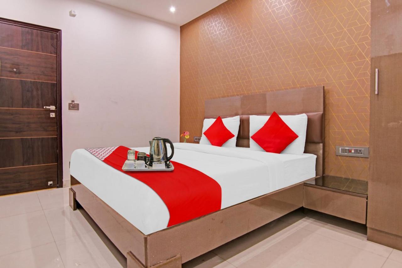Hotel 19 West นิวเดลี ภายนอก รูปภาพ