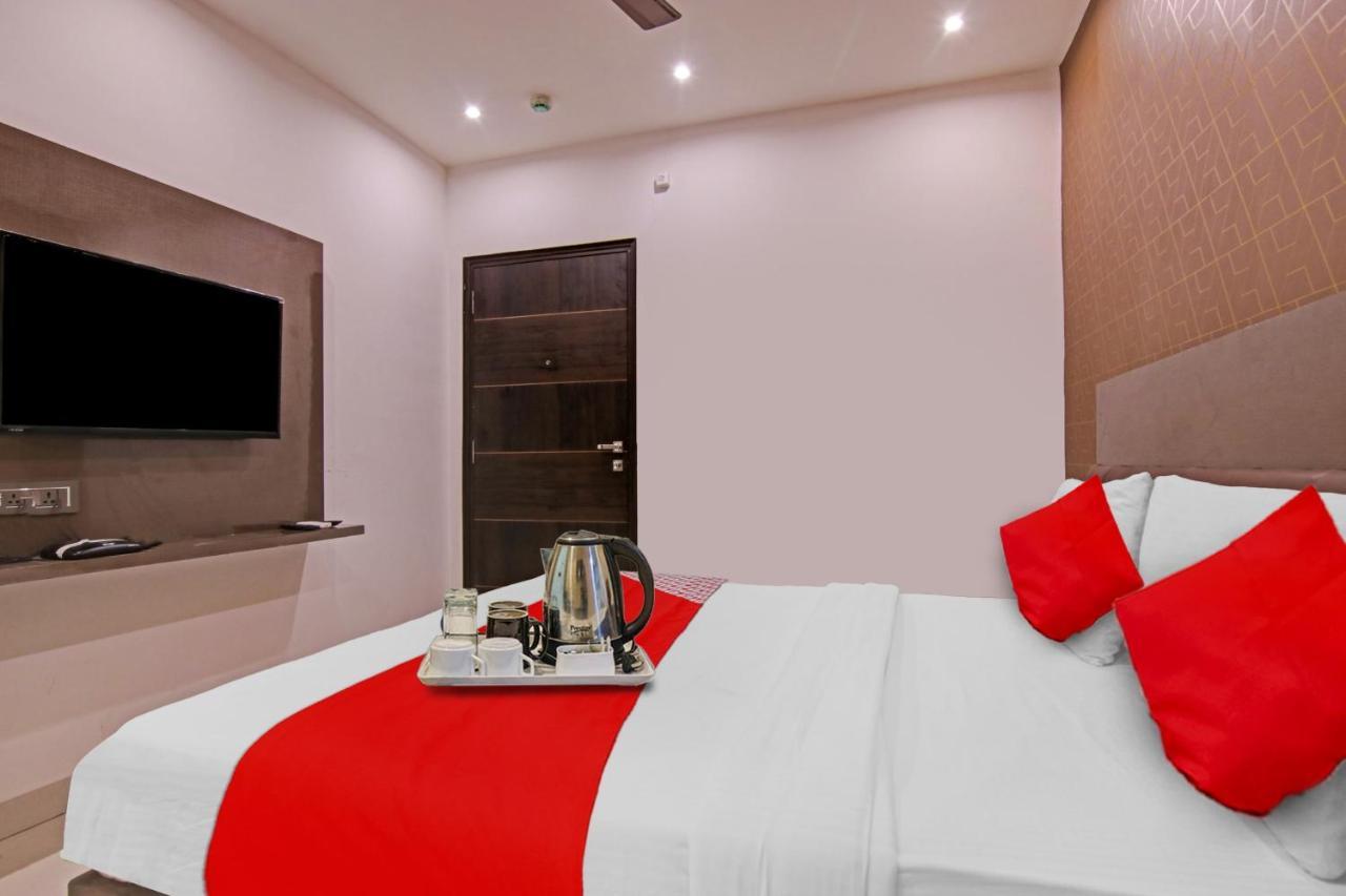 Hotel 19 West นิวเดลี ภายนอก รูปภาพ