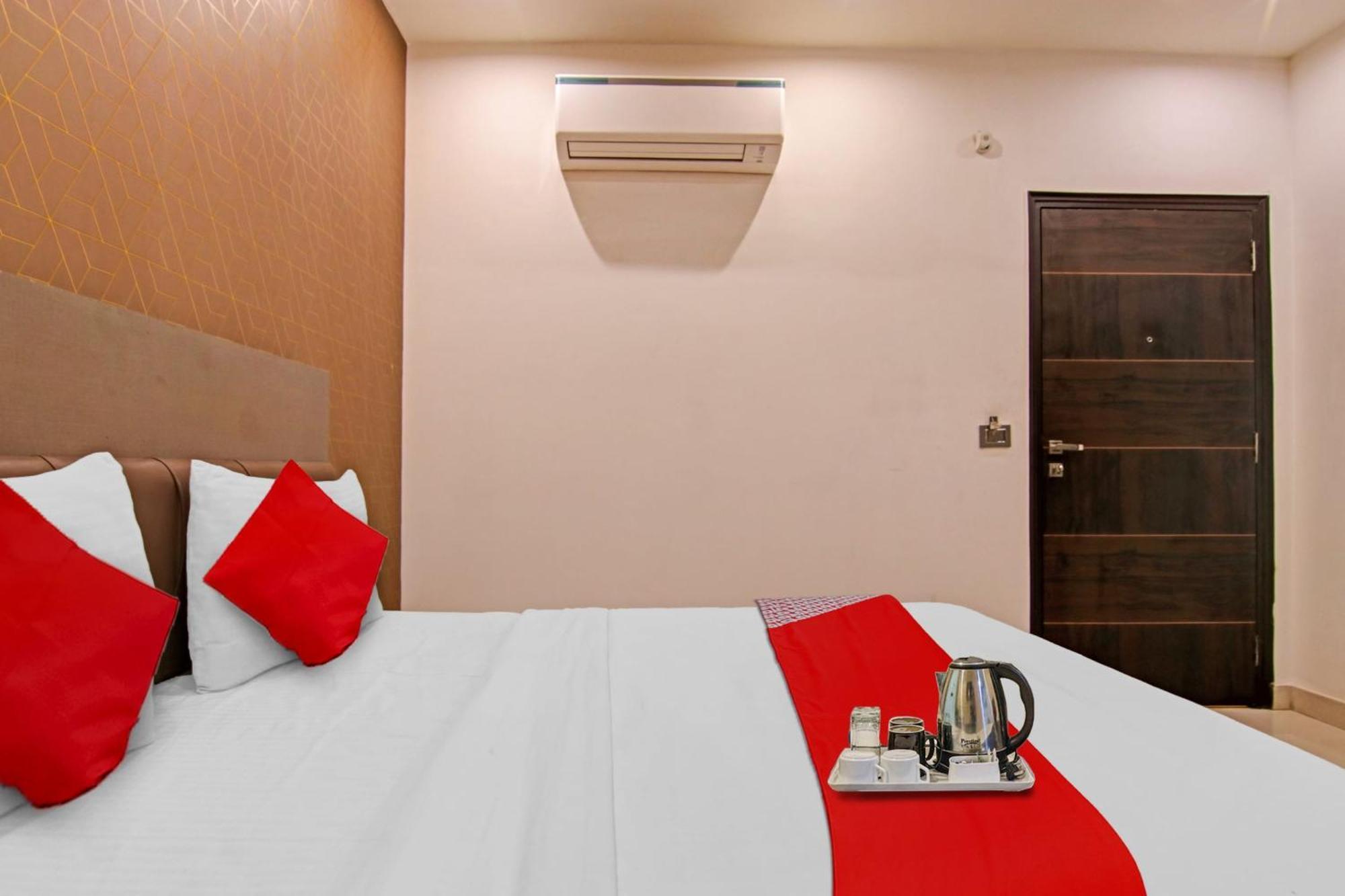 Hotel 19 West นิวเดลี ภายนอก รูปภาพ